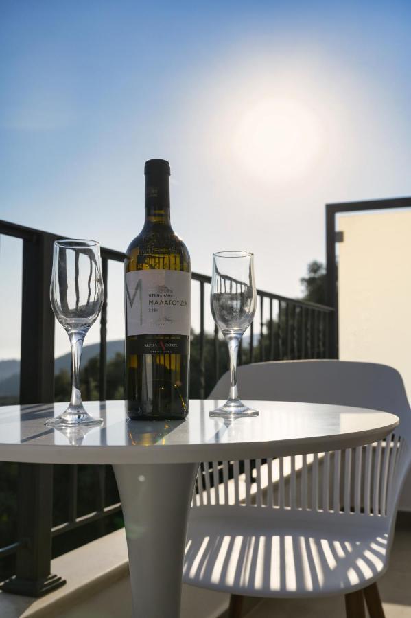 Suites Of Happiness Parga Bagian luar foto