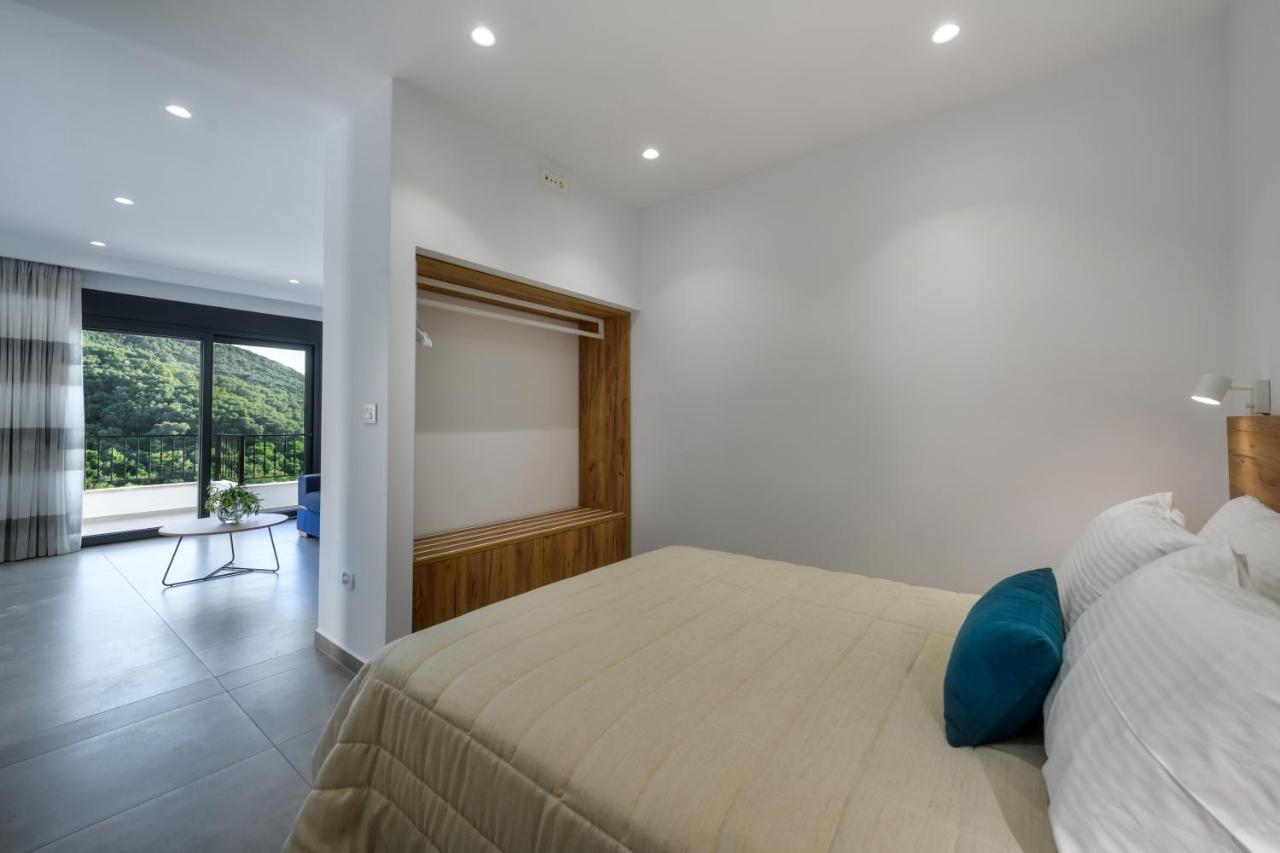 Suites Of Happiness Parga Bagian luar foto