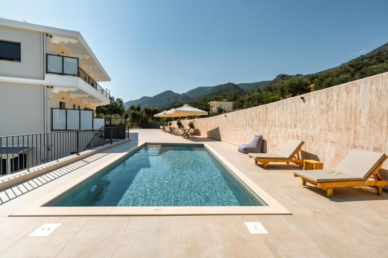 Suites Of Happiness Parga Bagian luar foto