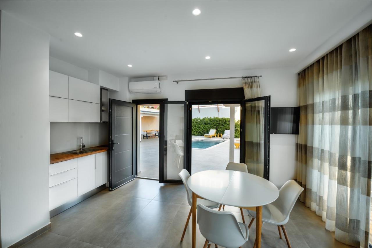 Suites Of Happiness Parga Bagian luar foto